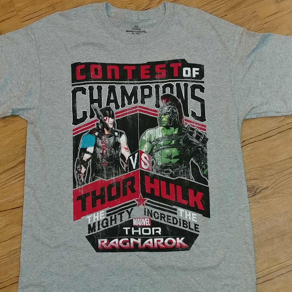 Thor vs Hulk T-Shirt Large